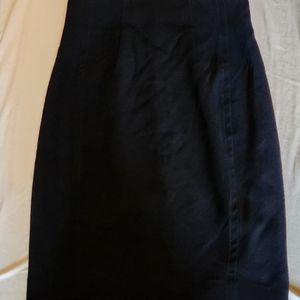 Aritzia Babaton Skirt Size 4